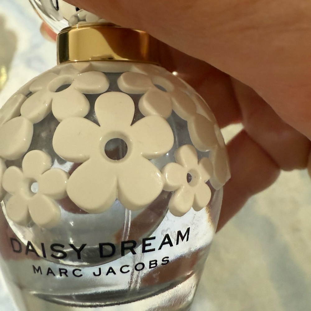 Daisy Dream by Marc Jacobs 1.0 oz for Women perfume - Picture 3 of 6
